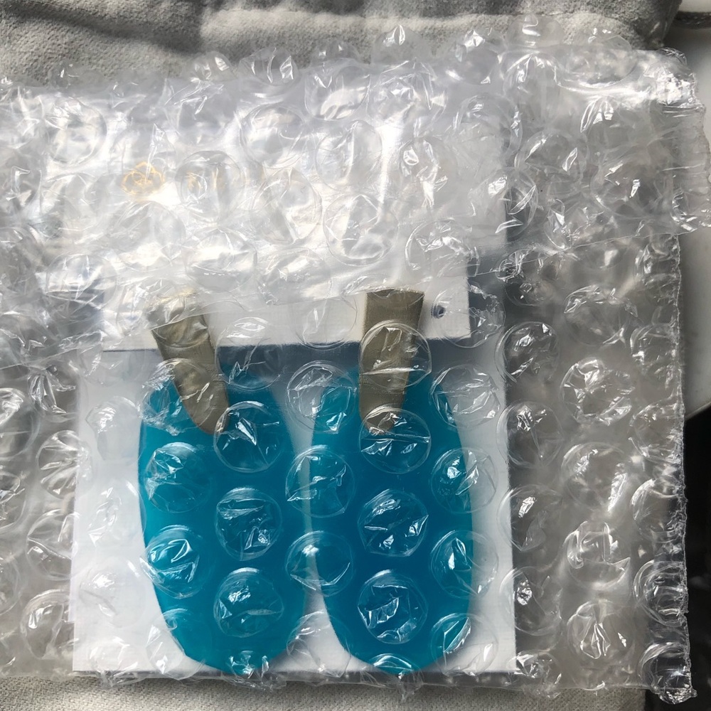 *New* Kendra Scott Aragon Blue Drop Earrings